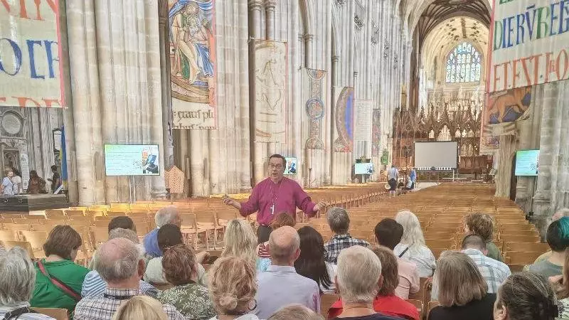 The Bishop of Winchester speaking to Summer School delegates